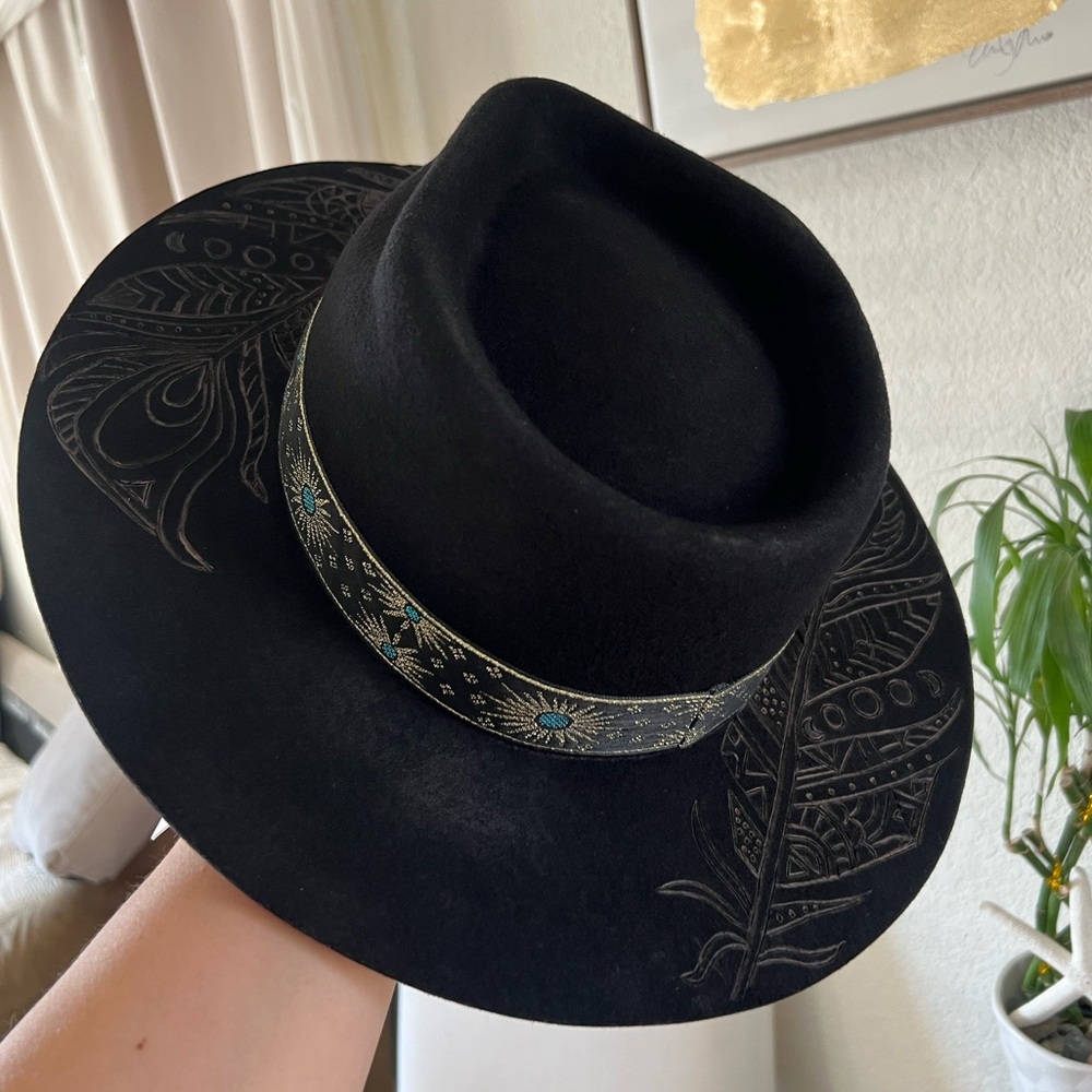 NWT Lack of Color Native Design Custom Burned Feather Hat - Picture 6 of 14
